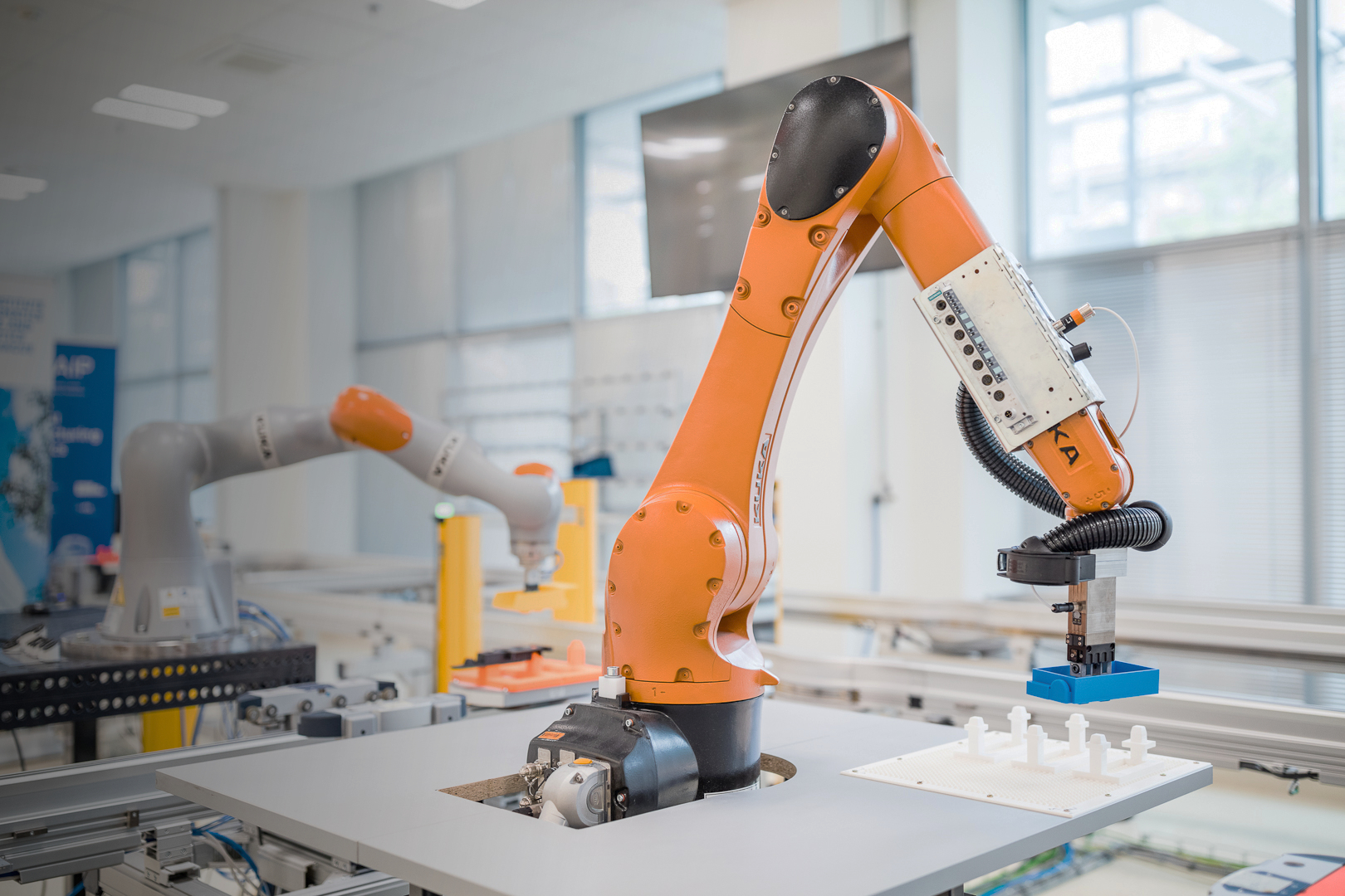 kuka robotic arm